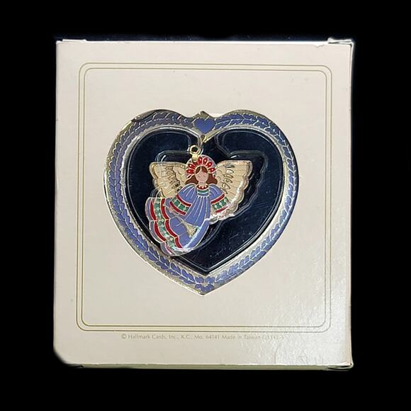 Vintage 1982 Hallmark Keepsake Christmas Ornament PEACE LOVE JOY - Picture 1 of 2